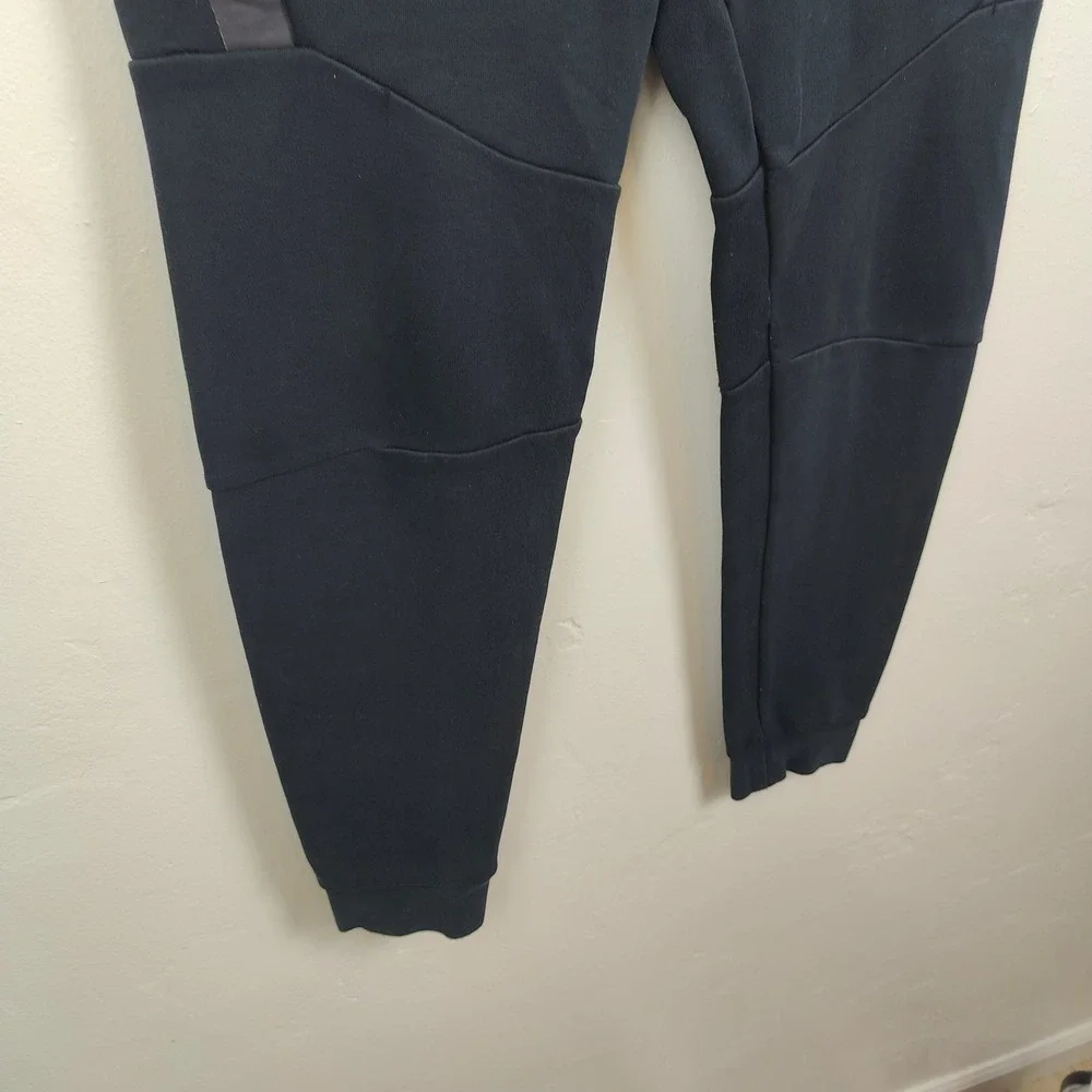 Nike‎ Tech Fleece Pants Mens Small Black Tapered Joggers Activewear Streetwear